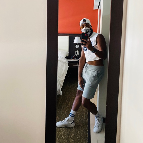 Meet your Posher, Hamza - Picture 2 of 5